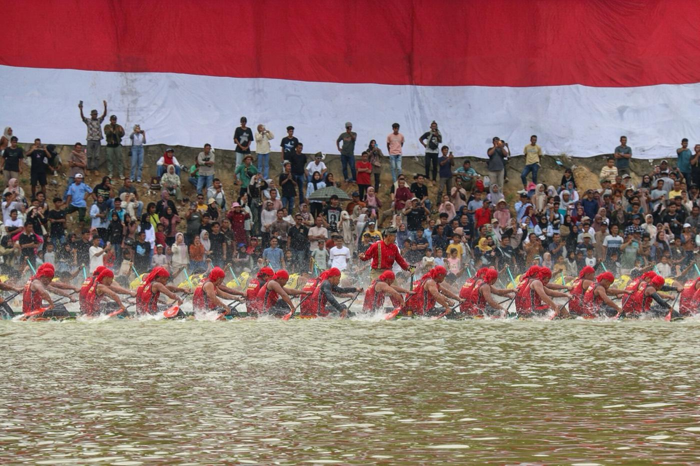 Pacu Jalur boat race
