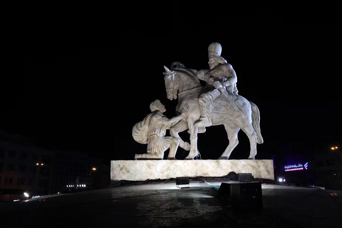 Statue of Shapur I on horseback with the kneeling Roman emperor Valerian